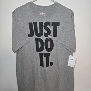 NWT Nike Mens Large T Shirt